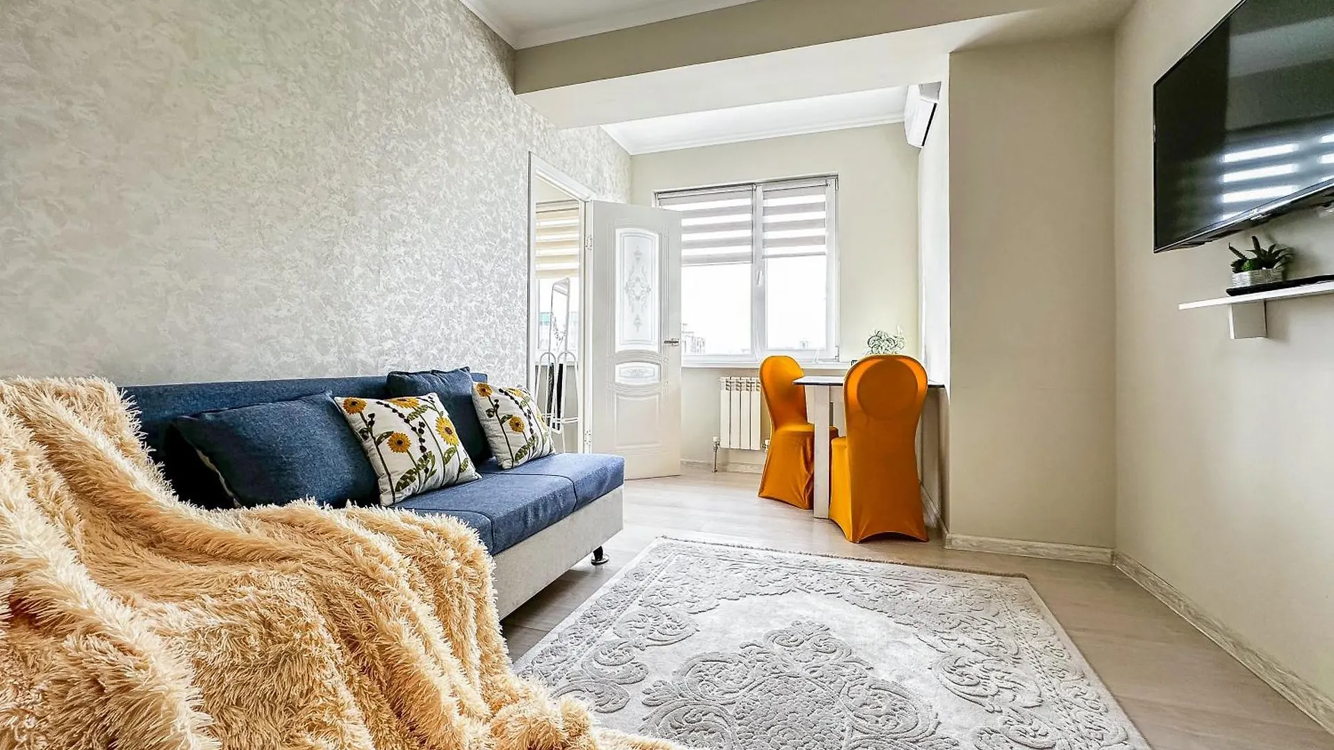 Deluxe Apartments In The Center Of Almaty